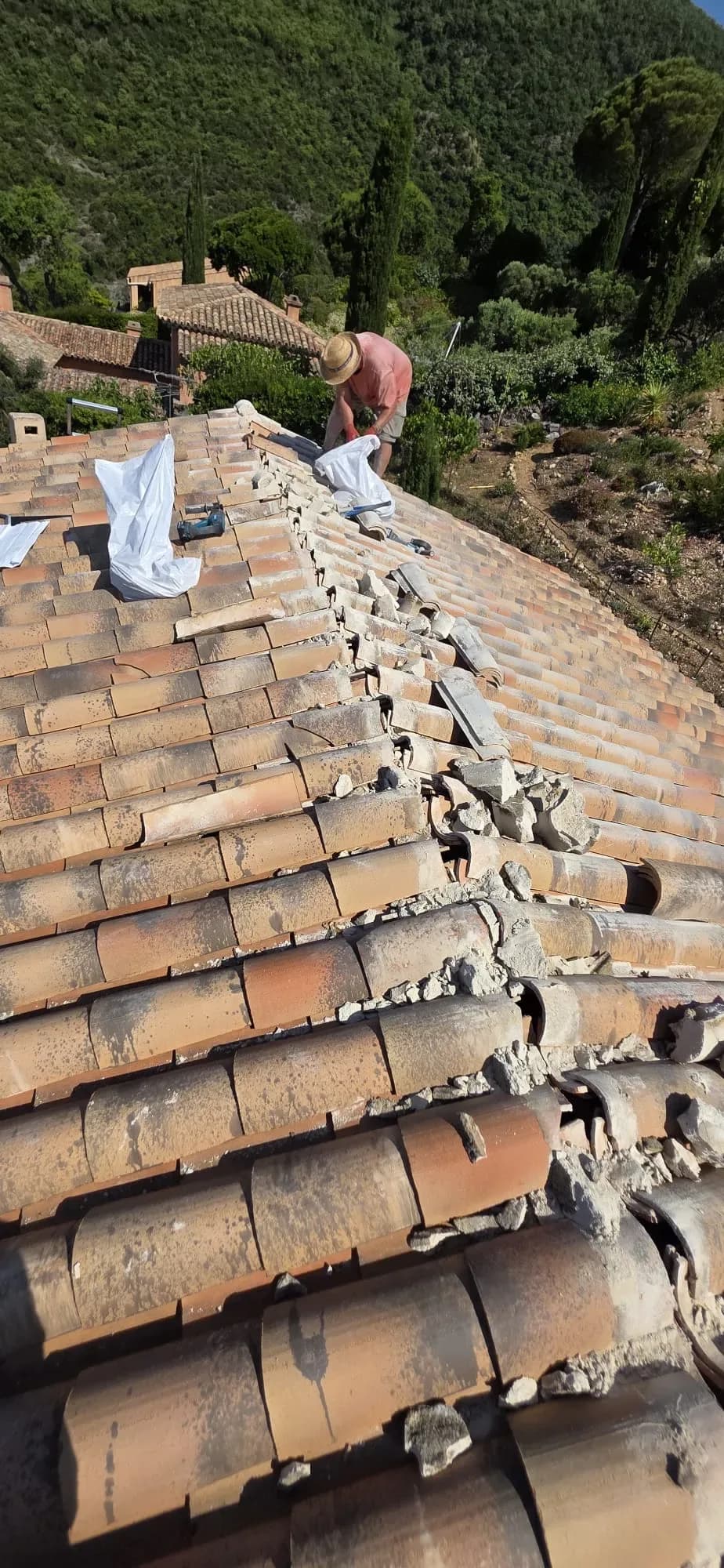 Réfection de faîtage avec closoir ventilé au Rayol-Canadel-sur-Mer — photo 2